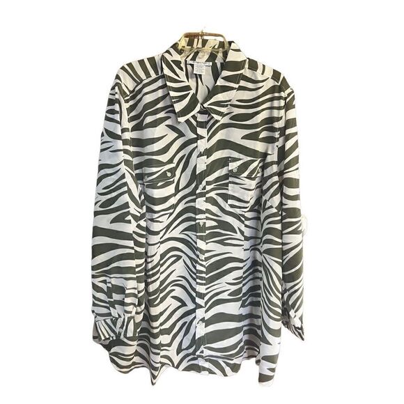 Chelsea Studio Womans Over sized Button down Printed Blouse Sz 3X NWOT - Picture 1 of 6